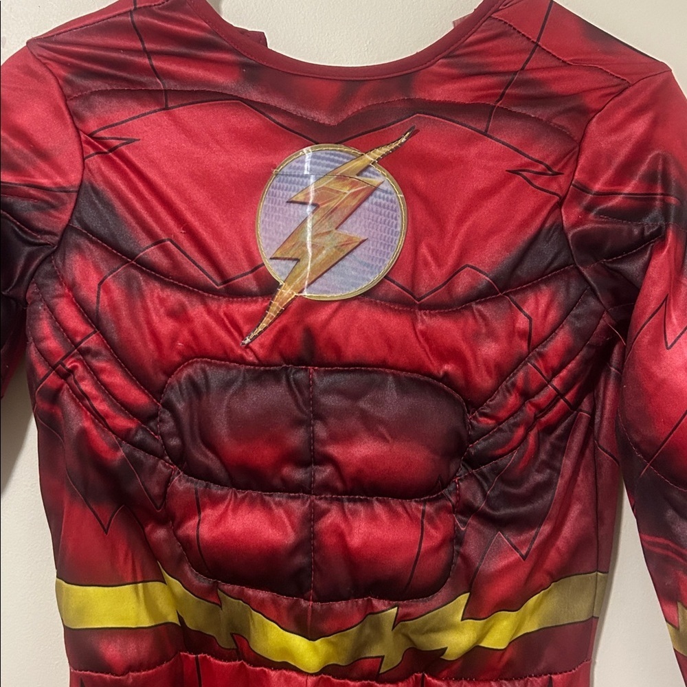 "The Flash" 100% polyester muscle children's costume size medium - Picture 5 of 5